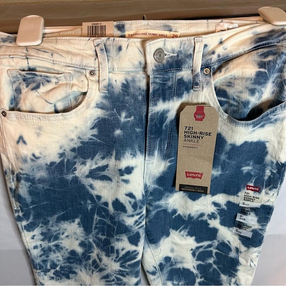 Levi's High Rise Skinny Ankle Jeans - Picture 3 of 15